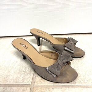 RIALTO Passion Gray Slip On Velvet heels sandals women size 8.5M